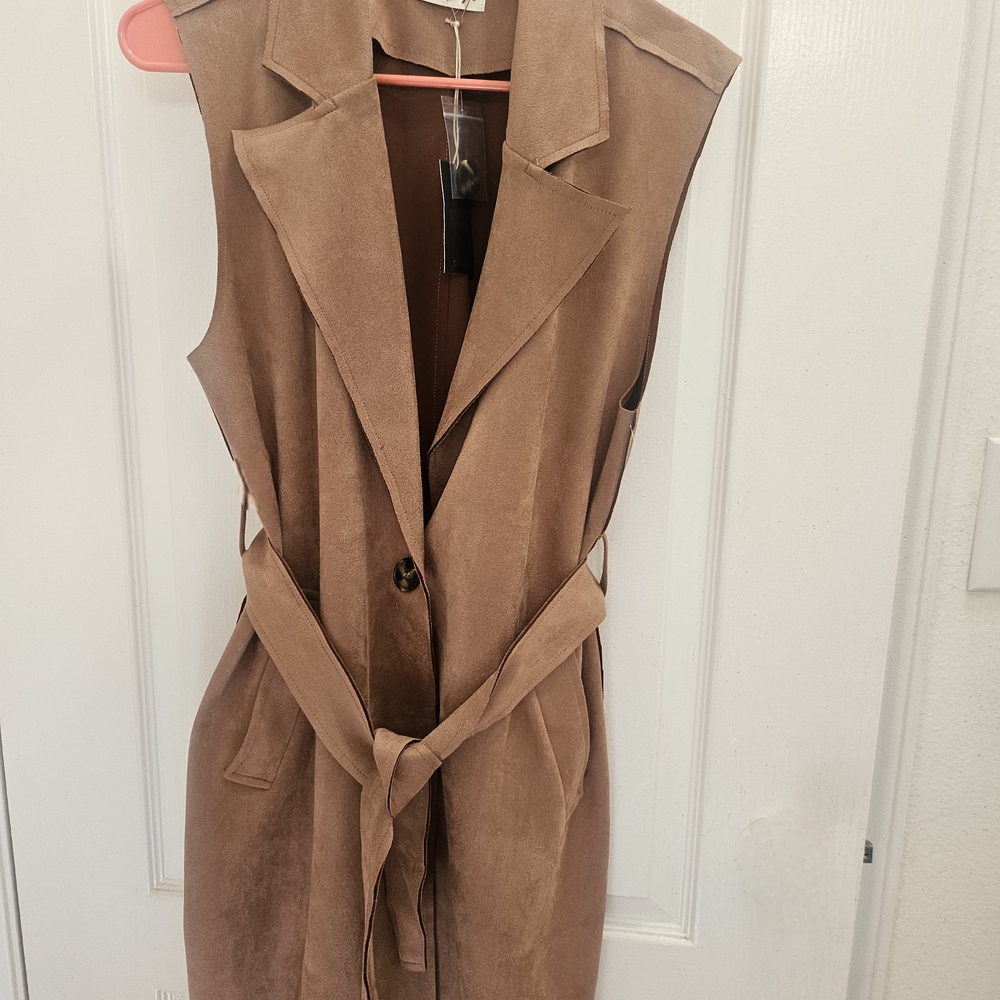 Active USA Tan Sleeveless Blazer